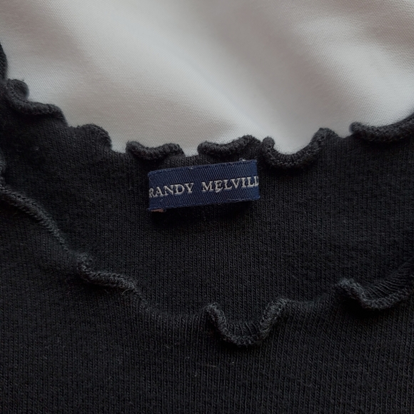Brandy Melville black lettuce trim crop top - Picture 4 of 4
